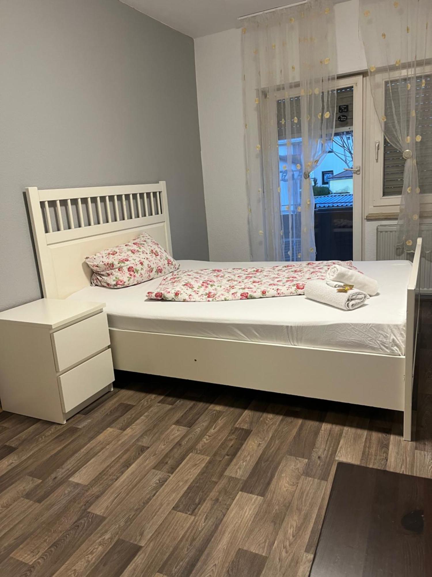 Ferienwohnung Schwetzingen Exteriör bild